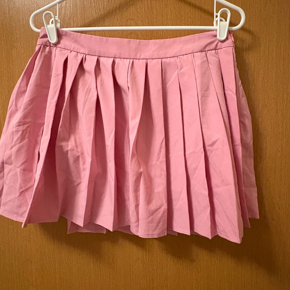 Pink Lily Mini Pleated Skirt in Pink